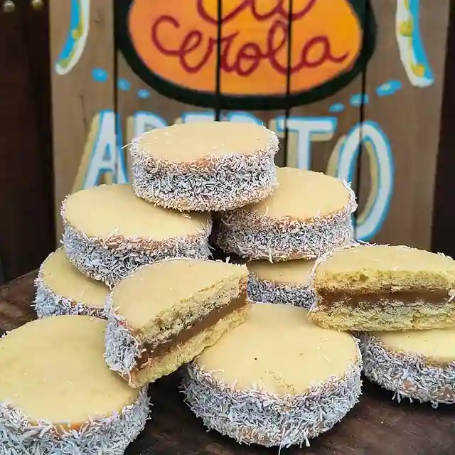 Alfajor Portenho com raspas de limão artesanal do Restaurante Cacerola