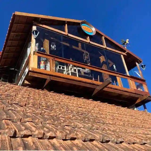 Fachada externa do Restaurante Cacerola em Campos do Jordão