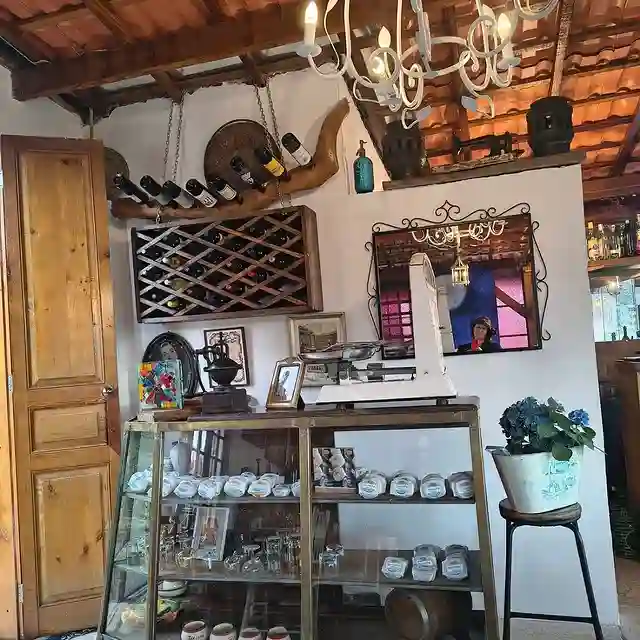 Decoração rústica e autêntica do Restaurante Cacerola Campos do Jordão